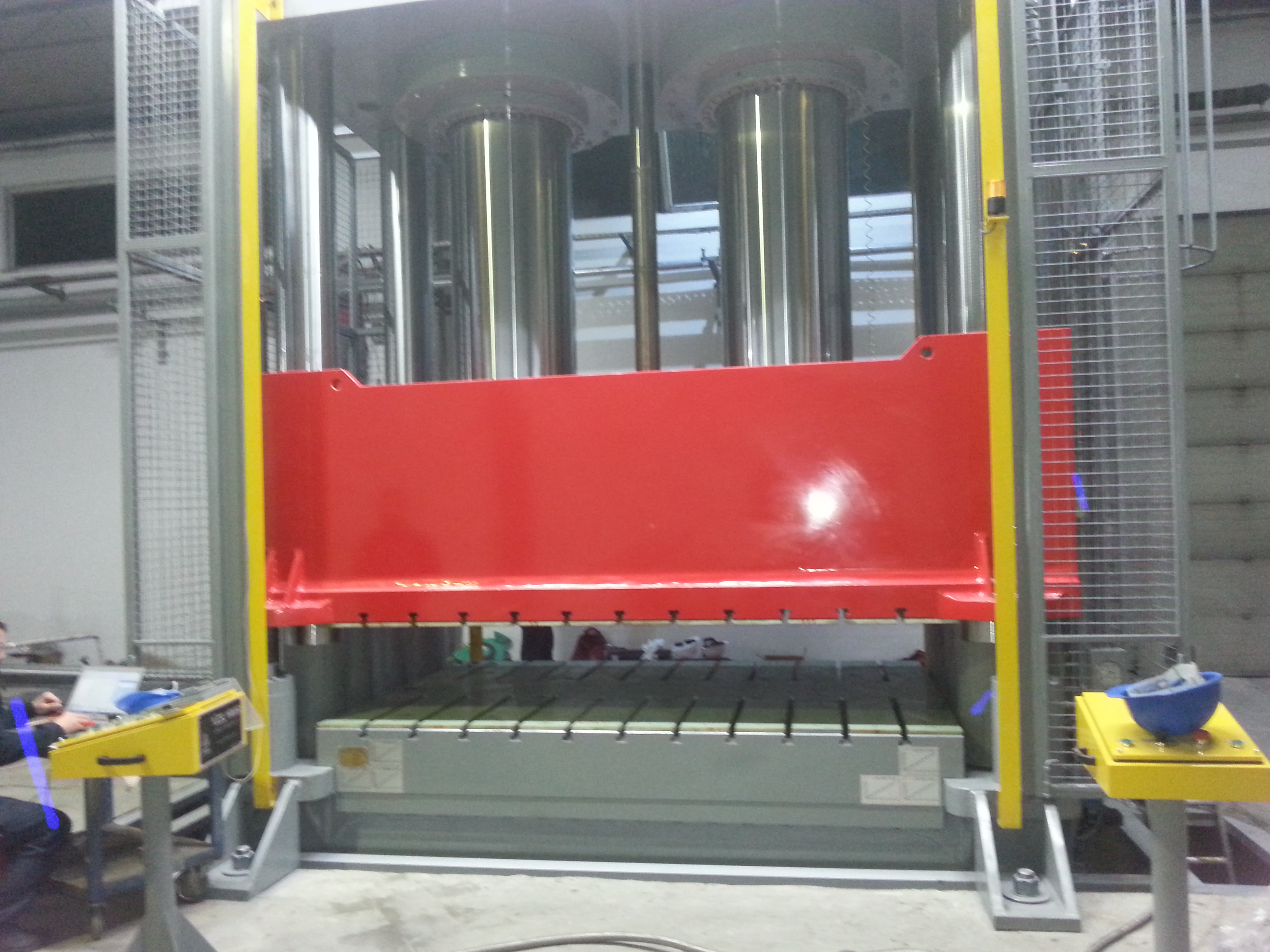 Top 5 Hydraulic Press Machines in factories